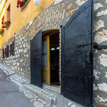 Old Town Heritage By Hall *